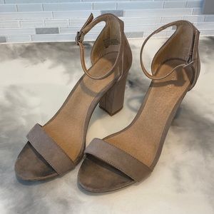 Madden girl size 6 block heel shoes